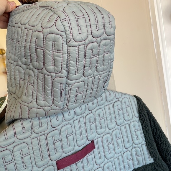 Brand New UGG Iggy Sherpa Half Zip Pullover Fleece Hooded Jacket Green Maroon - Picture 8 of 14